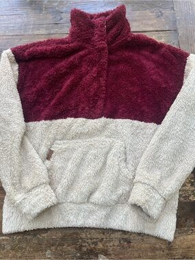 NWOT Roxy Plush Sherpa Pullover Zip and snap closure